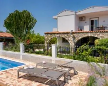 Elli's Appartement Antimachia