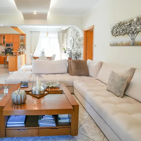 Elli's Apartment *